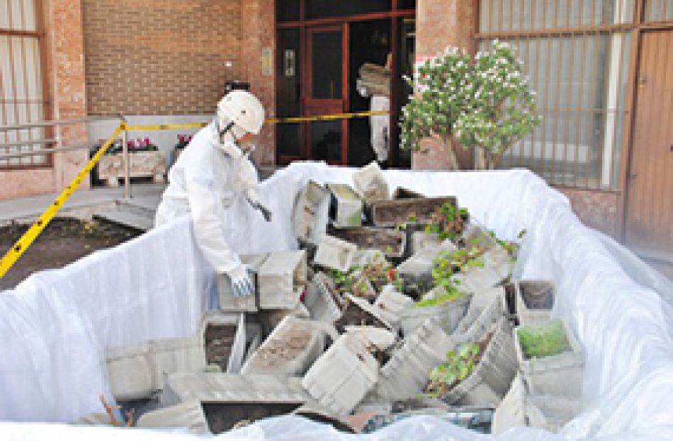 Blumenkübel aus Asbestzement - Krebsrisiko bei der Entsorgung? © Ecology - stock.adobe.com 
