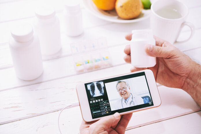 Video-Chat mit Arzt © Dragon Images, Thinkstock