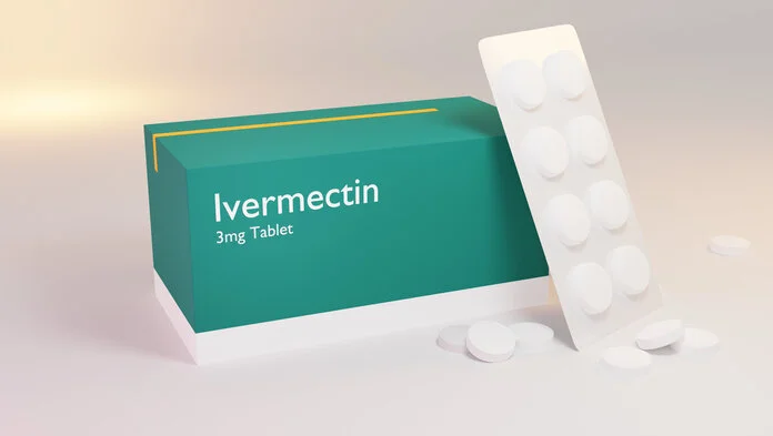 Tablettenschachtel Ivermectin und einzelne Tabletten