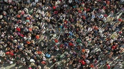 Menschenmenge, © bob, Fotolia.com Krebs: Selbsthilfegruppen und Patientenverbände