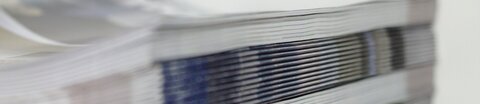 Zeitschriftenstapel mit wissenschaftlichen Publikationen