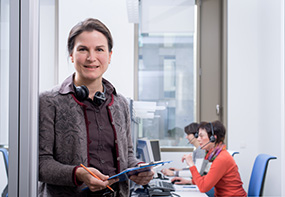 Wir sind für Sie da: Blick in den Telefonraum des Krebsinformationsdienstes © Krebsinformationsdienst, Deutsches Krebsforschungszentrum