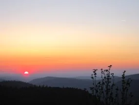 Sonne ist wichtig für die Vitamin-D-Bildung Sonne ist wichtig für die Vitamin-D-Bildung © Krebsinformationsdienst, Deutsches Krebsforschungszentrum